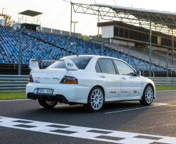 Mitsubishi Lancer EVO IX Vezetés