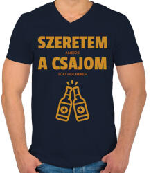 printfashion Szeretem, amikor a csajom sört hoz nekem - Férfi V-nyakú póló - Sötétkék (11494739)