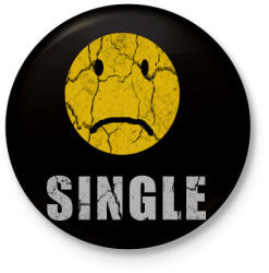printfashion SINGLE - Kitűző, hűtőmágnes - Fekete (3099565)