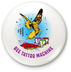 printfashion Tetováló gép - Kitűző, hűtőmágnes - Fehér (3074342)