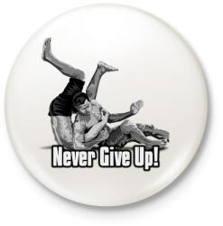printfashion Never give up - Kitűző, hűtőmágnes - Fehér (3089576)