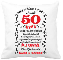 printfashion Ennek a pólónak a viselője elmúlt 50 - Párnahuzat, Díszpárnahuzat - Fehér (14834458)