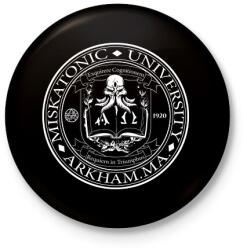 printfashion Miskatonic University - Kitűző, hűtőmágnes - Fekete (7081433)