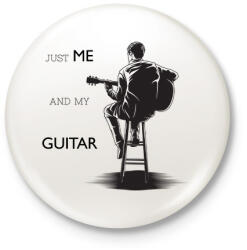 printfashion Just me and my guitar - Kitűző, hűtőmágnes - Fehér (6371798)