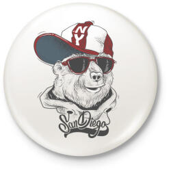 printfashion Baseball sapkás medve - Kitűző, hűtőmágnes - Fehér (4749759)