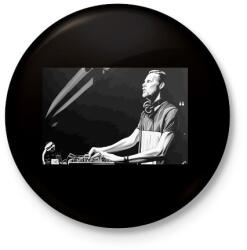 printfashion Adam Beyer - Kitűző, hűtőmágnes - Fekete (3098793)