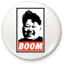 printfashion Kim Jong Un BOOM - Kitűző, hűtőmágnes - Fehér (3078728)