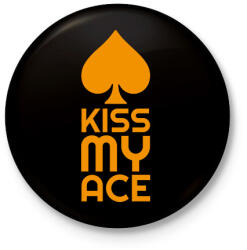 printfashion Kiss my ace - Kitűző, hűtőmágnes - Fekete (15555886)
