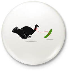 printfashion Macska vs Uborka - Kitűző, hűtőmágnes - Fehér (3088565)