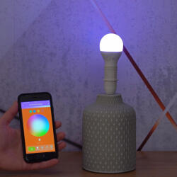 OSRAM Smart+ WIFI E14 LED, 4, 9 W, RGBW, 470 lm, opál (Classic) (4058075778658)