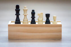 Italfama Klasszikus fa sakkfigurák dobozban (közepes)