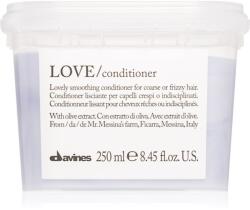 Davines Essential Haircare LOVE Smoothing Conditioner kisimító kondicionáló a rakoncátlan és töredezett hajra 250 ml