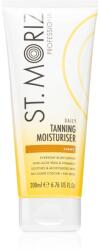 St. Moriz Daily Tanning Moisturiser loțiune autobronzantă hidratantă translucid tip Light 200 ml