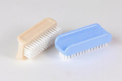 KEFA Műanyag körömkefe, egysoros (42411) (1700-233)