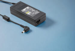 Lite-On Fujitsu-Siemens Amilo 20V 4, 5A 90W gyári új töltő (PA-1900-05, LSE0202D2090)