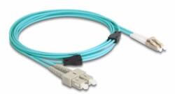 Delock Optikai kábel fém megerősítéssel LC Duplex - SC Duplex Multi-mód OM3 3 m (87912)