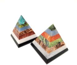 R. M. ékszer Ásványok Multicolor piramis 5cm PERU DB (014048)