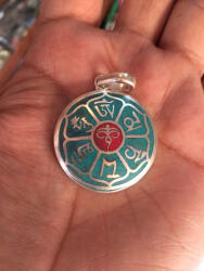 Nepáli Om mantra medál, amulett