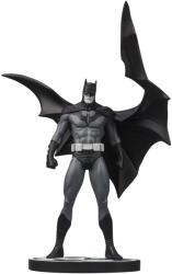 McFarlane Toys Statuetă McFarlane DC Comics: Batman - Batman (Black & White) (DC Direct) (By Jorge Jimenez), 27 cm (MCF30224)