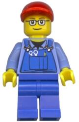 LEGO® Minifigurák Overál szerszámokkal; kék lábak; piros baseball sapka; szemüveg; vékony, barna szemöldök trn227 (trn227)