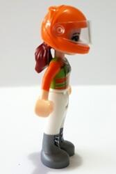 LEGO® Minifigurák Mia - Fehér Nadrágban, Bukósisakkal frnd273 (frnd273)