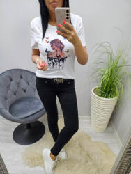 Norafashion Csinos nő és pillangó mintás póló (548268)