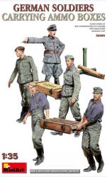 MiniArt Models 1/35 Német lőszeres dobozt szállító katonák katonai figura modell szett (35384)