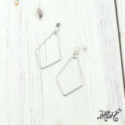  Orvosi fém deltoid fülbevaló alap (1 pár)