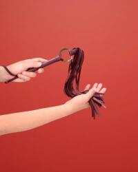 Ouch Halo - Bordó korbács dekoratív dísszel (70cm)