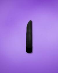 LATETOBED Nyly - Mini vibrátor (fekete)