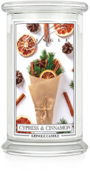 Kringle Candle Cypress & Cinnamon nagy 2 kanócos illatgyertya (624 g),