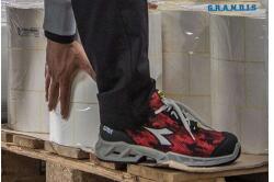 Diadora Utility Shark - Munkavédelmi Cipő - S1P SRC ESD (701.177673-C1462 38)