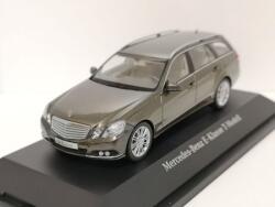 SCHUCO Mercedes E-klasse T1/43 (2392)
