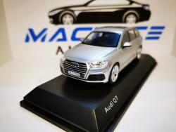 SPARK Audi Q7 Florett silber 20151/43 (2190)