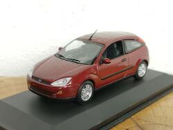 MINICHAMPS Ford Focus mk1 1998 Visiniu 3 usi1/43 (2354)