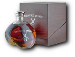 Karpatské Brandy XO 40% 0, 7L ajándékcsomagolás (fa)