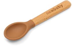 NEW BABY Lingură din silicon cu mâner din lemn New Baby caramel Set pentru masa bebelusi
