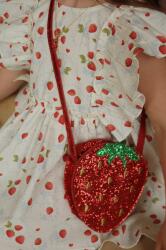 Konges Sløjd gyerek táska TUT STRAWBERRY SHOULDER BAG piros, KS102388 - piros Univerzális méret