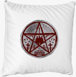 Los Polos Supernatural Hunting things párna