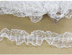 Csipke szalag szegéllyel 4, 7cm x 30méter - papelito