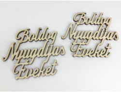  Natúr fa - "Boldog Nyugdíjas Éveket" felirat 2db/csomag - feliratként és tábladíszként