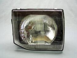 Mitsubishi Pajero 1991-1996 - Fényszóró H4 jobb DEPO