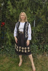 Ie Traditionala Vesta traditionala Toni 10