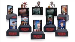 Maxx-Marketing Stranger Things Figurák és Kiegészítők Meglepetés Dobozban 12 Féle