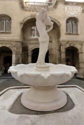 JURAND LAGOA artézi szökőkút, 145 x 115 x 191 cm (H), kertbe/kültéri/teraszba/étterembe, funkcionális, márványhoz hasonló Finecrete műkőből készült, fehér színű, magassága 191 cm, minden tartozékkal együtt!