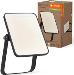 OSRAM Essential LED projektor, 1 méteres kábel, 10W, 900 lm, semleges fény (4000K), IP65 projektor/IP44 kábel, F energiaosztály, fekete