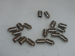 20 SZEMES KÉSZLET M4x6 mm