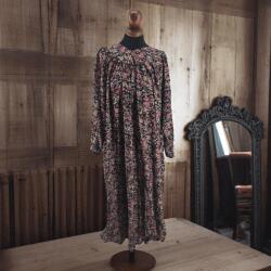 Ie traditionala Rochie , zElena, din vascoza cu imprimeu floral delicat