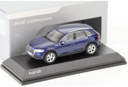 Audi Q5 2017 modell autó 1: 43 Navarra Blue (5011605632)
