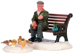 Lemax feeding pigeons s/2 Caddington Village 2004 - kvikki